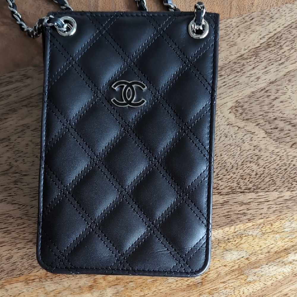 SOLD Chanel Black Quilted Chain Phone Holder Mini Bag - Picture 2 of 9